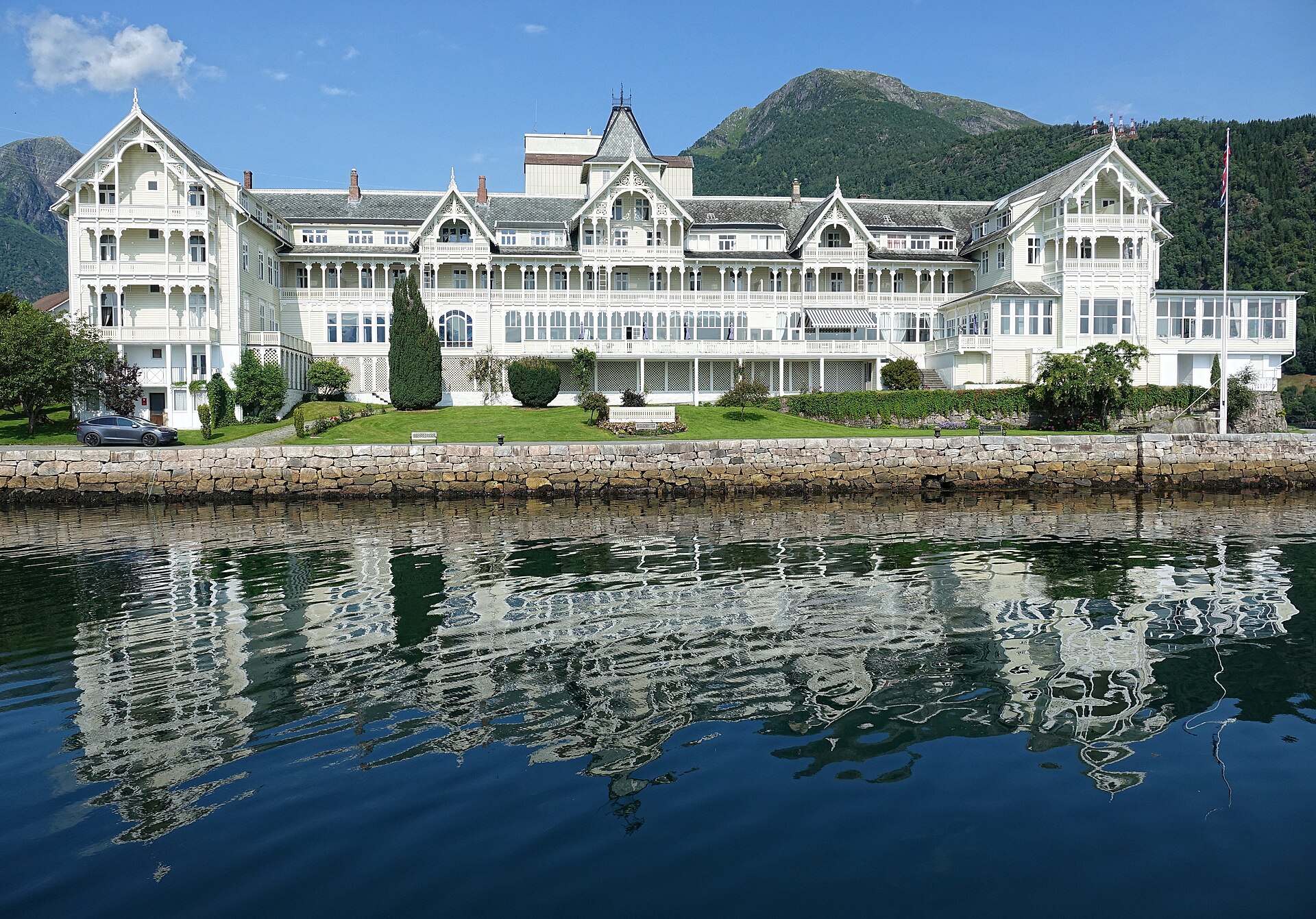 The historic Kviknes Hotel on the Sognefjord quay at Balestrand